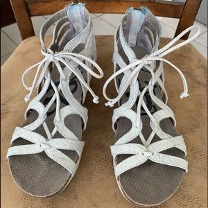 OTBT sandals Nomadic white sz 6M